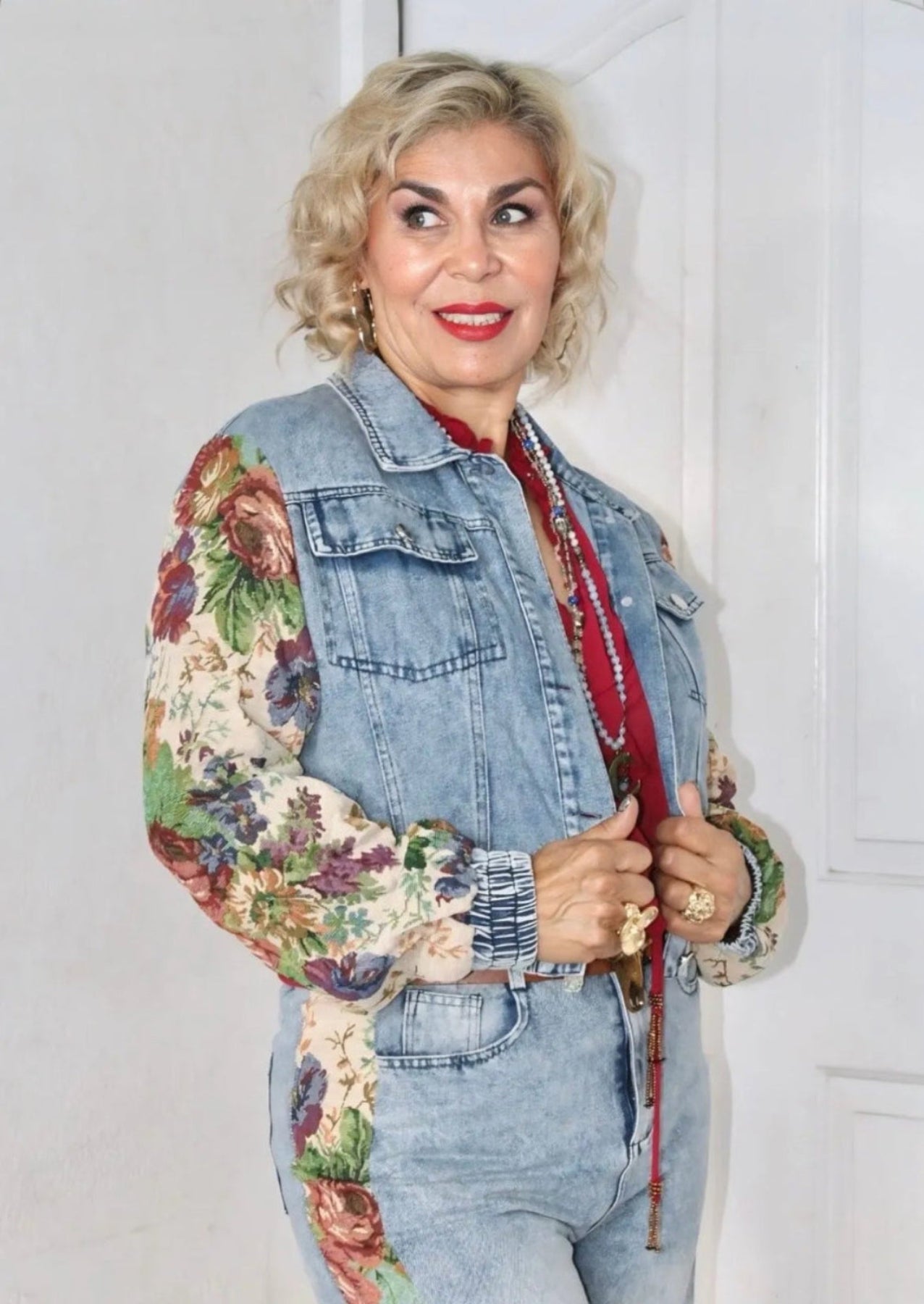 Conjunto demin con detalles florales - estilo romántico con toque urbano 🌺 - kirys.boutique